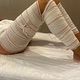 Masaje para piernas cansadas ,pesadas   activar  la circulación terminando con vendas frias