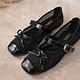 Rea (Black)