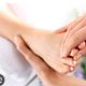 - Luxe Pedicure + Gel Polish & Masker